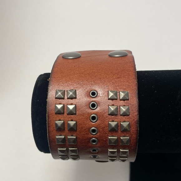 Leather Punk Cross Cuff - Picture 3 of 6